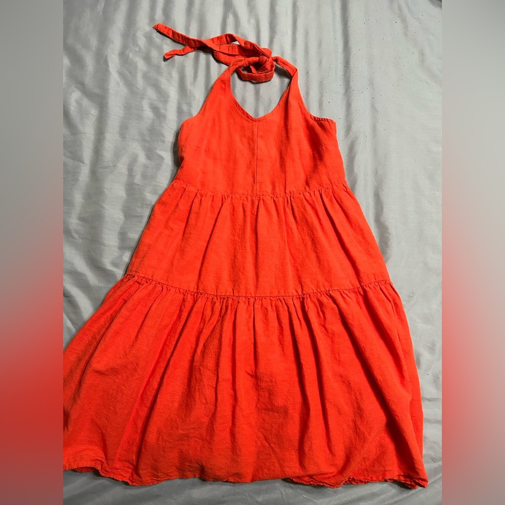 Women’s dress size x-small.